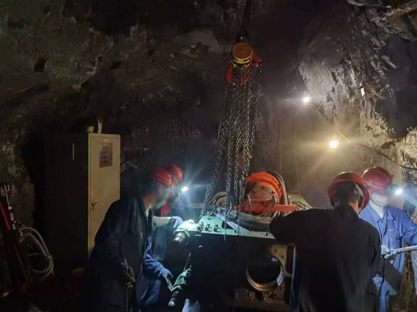 湖南天井鉆機(jī)施工現(xiàn)場 湖南天井鉆機(jī)施工現(xiàn)場