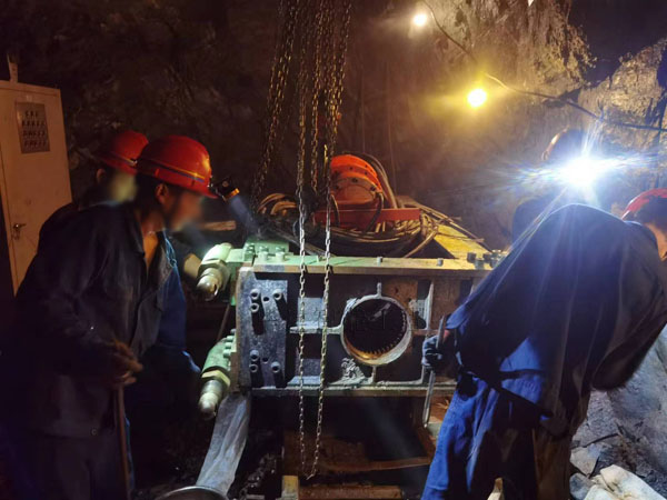 反井鉆機(jī)施工 反井鉆機(jī)施工