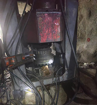 溜礦井深度70米 孔徑1.8米天井鉆···